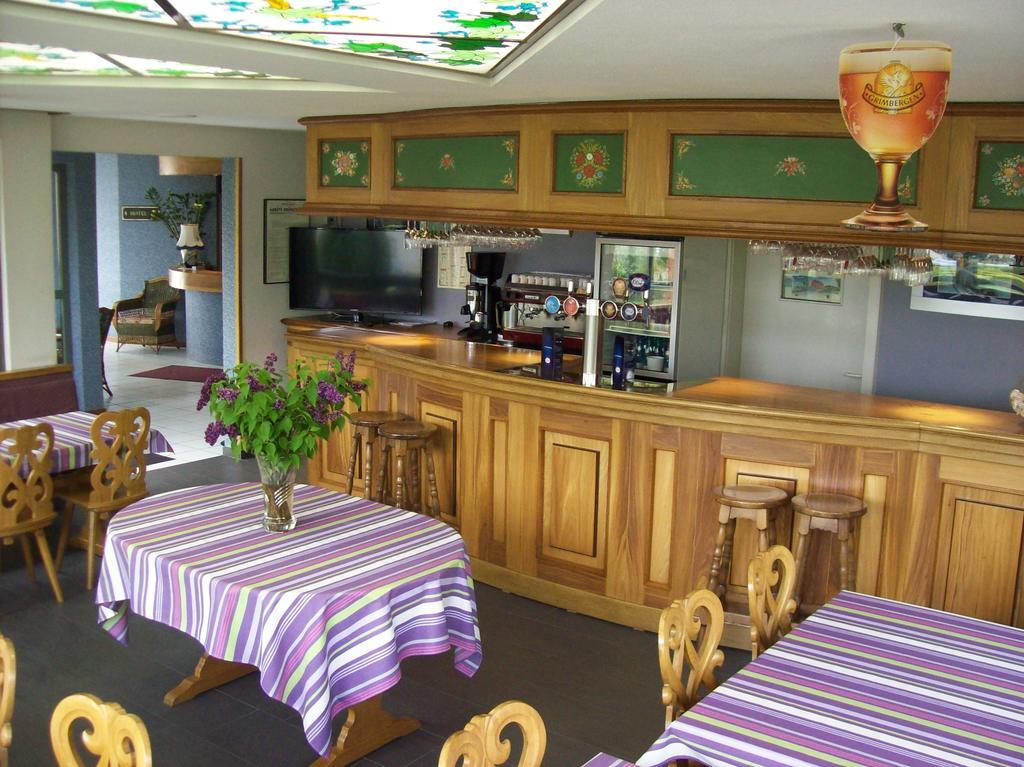 Hotel Restaurant La Tour Romaine - Haguenau - Strasbourg Nord Schweighouse-sur-Moder ภายนอก รูปภาพ