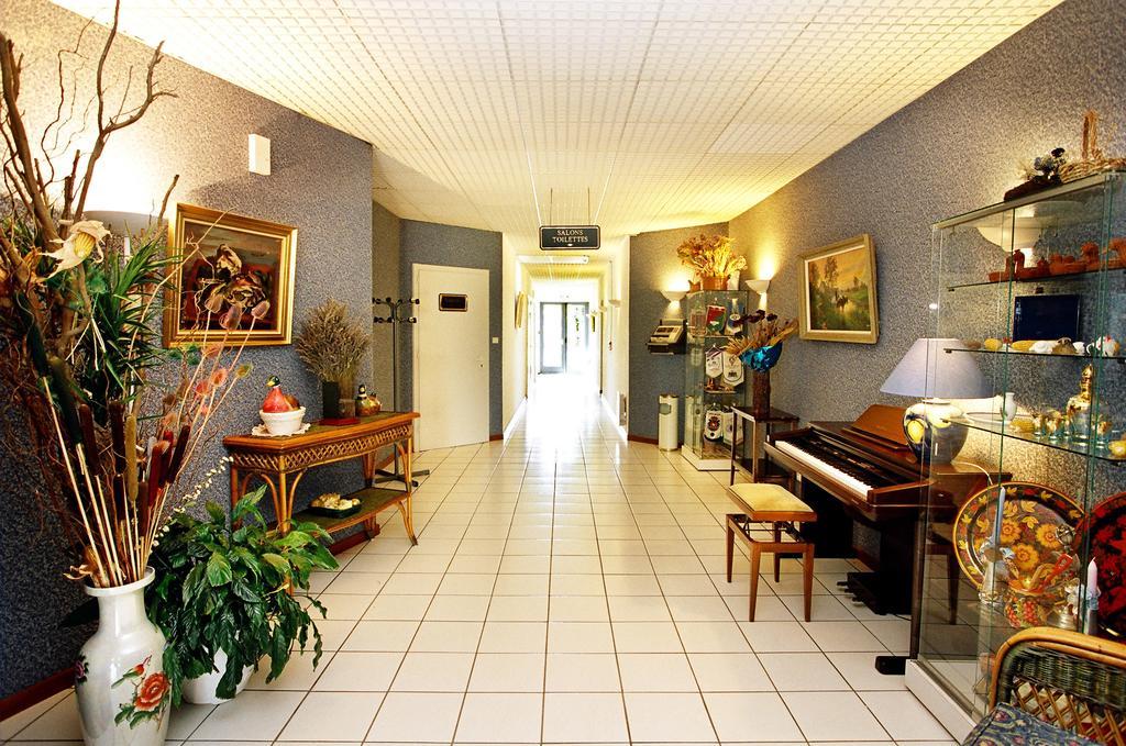 Hotel Restaurant La Tour Romaine - Haguenau - Strasbourg Nord Schweighouse-sur-Moder ภายนอก รูปภาพ