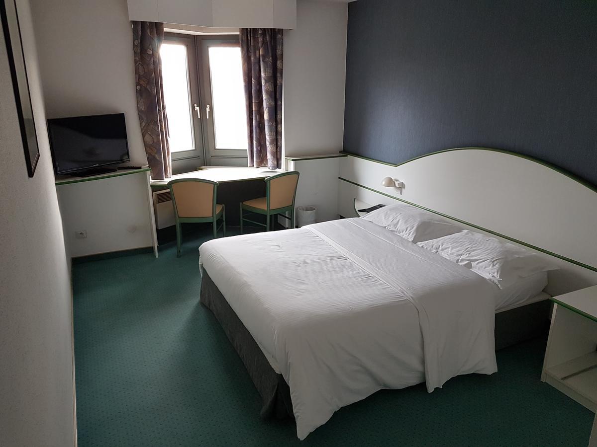 Hotel Restaurant La Tour Romaine - Haguenau - Strasbourg Nord Schweighouse-sur-Moder ภายนอก รูปภาพ