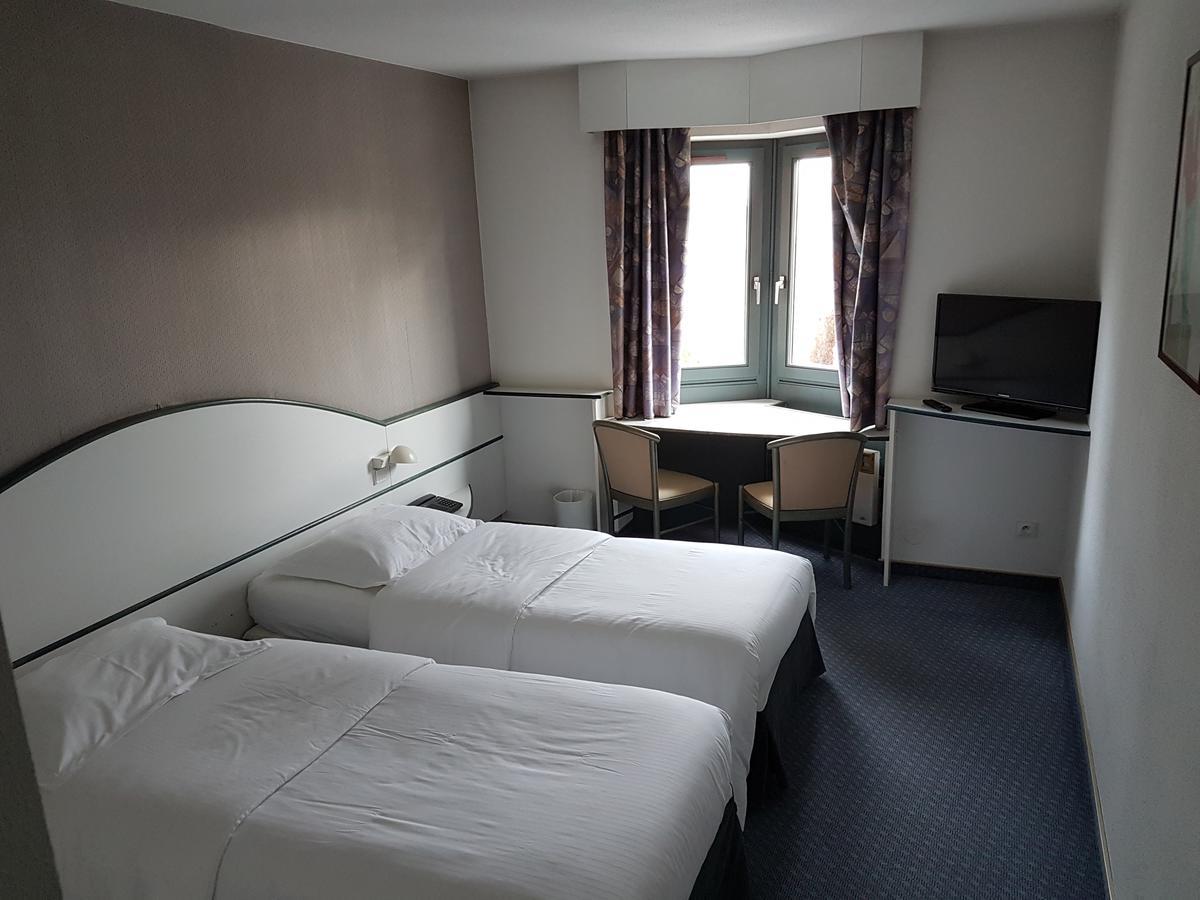 Hotel Restaurant La Tour Romaine - Haguenau - Strasbourg Nord Schweighouse-sur-Moder ภายนอก รูปภาพ